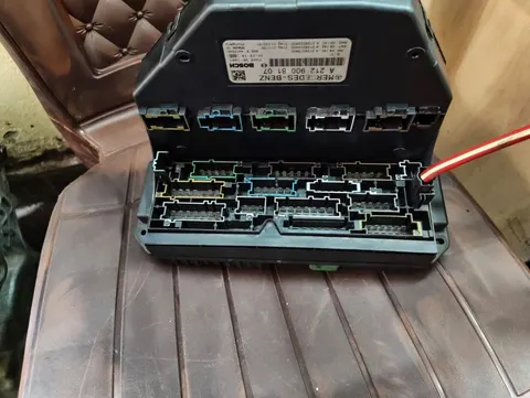 FUSE BOX MERSEDES 212 USED