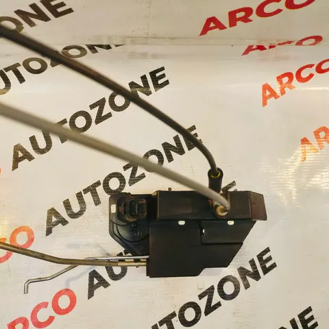 DOOR LATCH I10 FRONT RIGHT HYU 813200X110