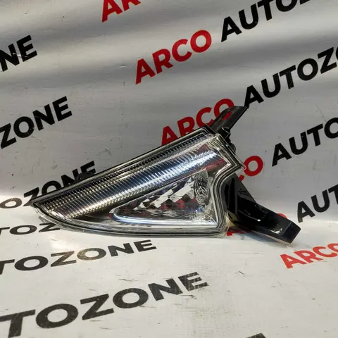 LIGHTING HEAD LIGHT CORNER ETIOS CROSS RIGHT TOYOTA 521020D020