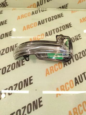 SIDE MIRROR INDICATOR CRYSTA FORTUNER HILUX BLK RIGHT IMP