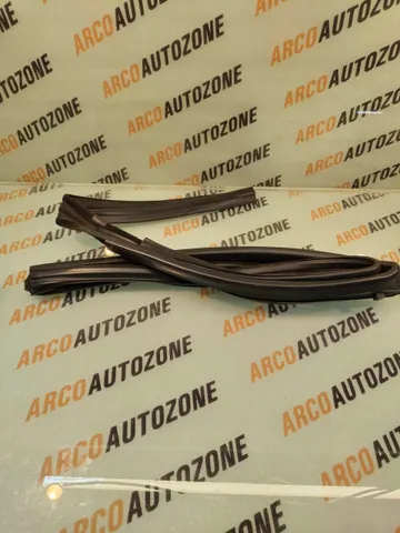 RUN CHANNEL RUBBER SWIFT 12 REAR LEFT IND
