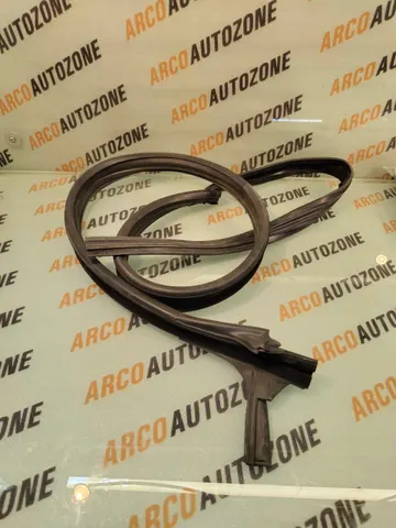 RUN CHA RUBBER WAGONR 2005 FRONT RIGHT IND