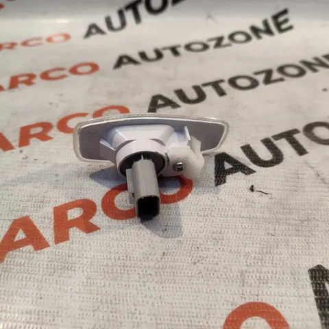 FENDER INDICATOR I10 WHITE AG0383W