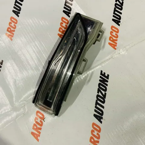 SIDE MIRROR INDICATOR XUV300 XUV700 LEFT