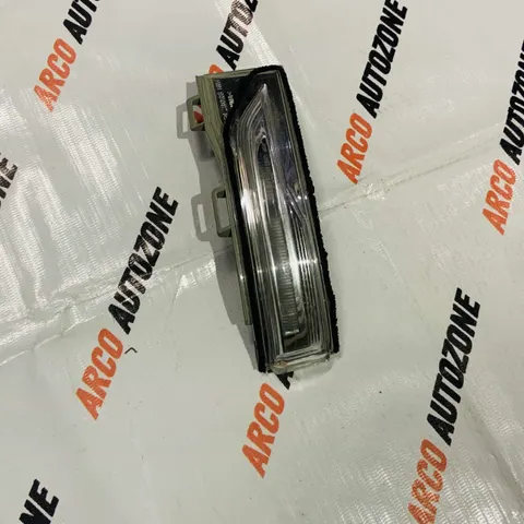 SIDE MIRROR INDICATOR XUV300 XUV700 RIGHT