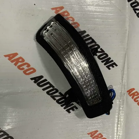 SIDE MIRROR INDICATOR SWIFT 18 DZIRE 18 WAGONR 19 CELERIO 20 CIAZ RIGHT IND