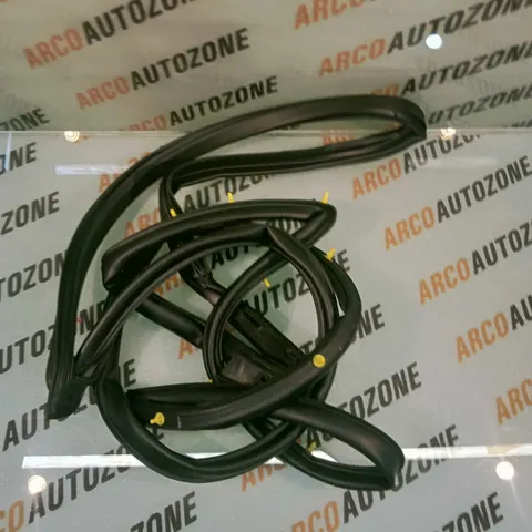 DOOR RUBBER EON FRONT LEFT HYU 821304N000