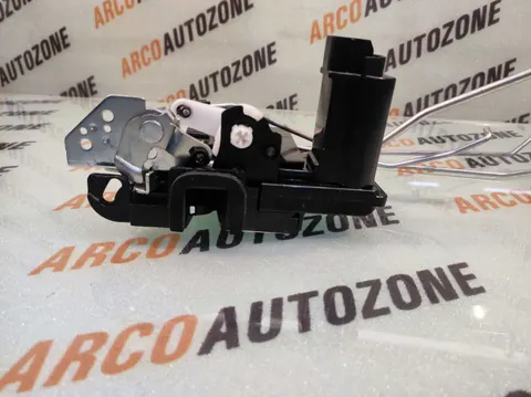 DOOR LATCH I10 FRONT RIGHT 4PIN HYU 813200X111