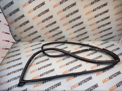 DOOR RUBBER VERNA 12 FRONT LEFT HYU 821301V000