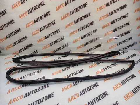 DOOR RUBBER VERNA 12 REAR LEFT HYU 831301V000