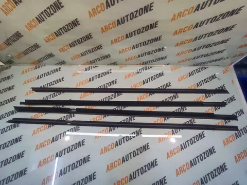 BODY OUTER WEATHERSTRIP OUTER GARNISH CIAZ CHROME IND