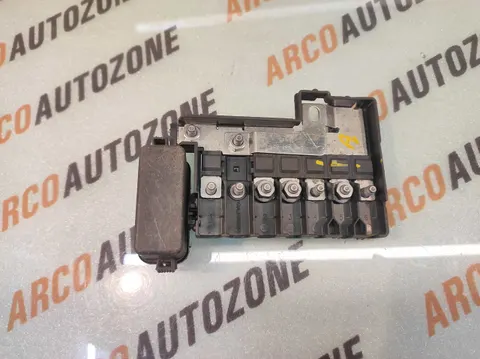 BATTERY TERMINAL VENTO WITH FUSE DIESEL 6R0937550A