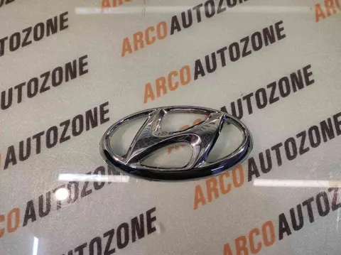 FRONT GRILL LOGO VERNA 12