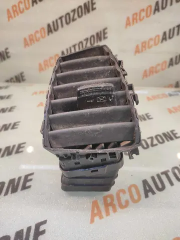 AC VENT SANTRO 2018 CENTRE LEFT HYU 9748090C7900 LOT
