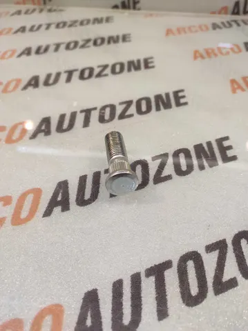 WHEEL STUD BEAT SPARK STL