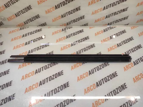BODY OUTER WEATHERSTRIP OUTER GARNISH I10 REAR SET