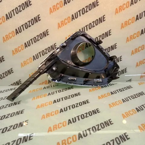 FOG LAMP COVER FORTUNER T4 RIGHT IMP
