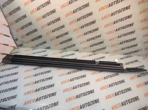 BODY OUTER WEATHERSTRIP OUTER GARNISH CIVIC T1 SET
