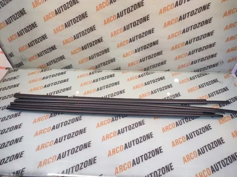 BODY OUTER WEATHERSTRIP OUTER GARNISH CIAZ ELPS