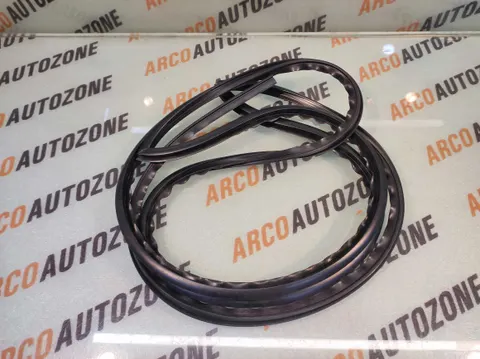 DOOR RUBBER SET FRONT RITZ UCP