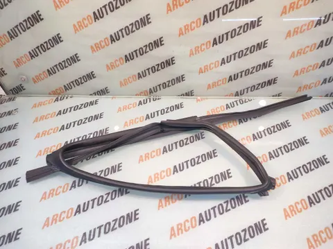 RUN CHANNEL BALENO GLANZA REAR LEFT