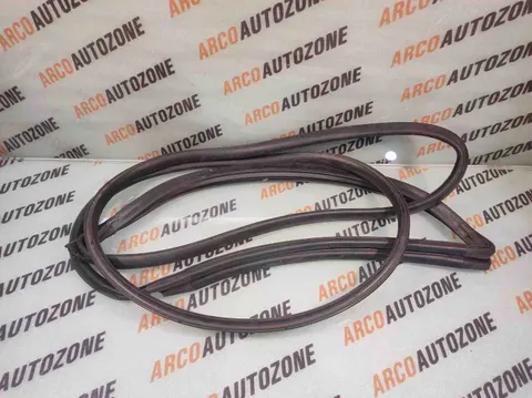 DOOR RUBBER INNOVA REAR RIGHT F610240023