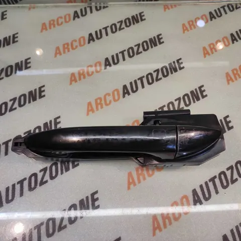 OUTER HANDLE WITH BRACKET GRAND XCENT FRONT LEFT IND CI00265L